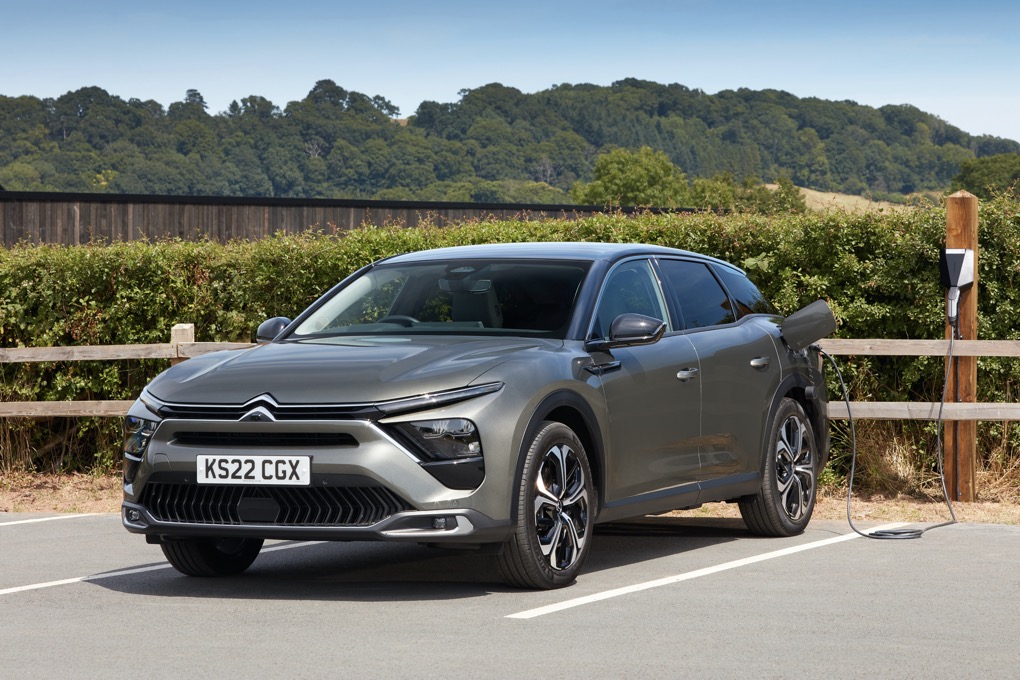 Citroen C5X PHEV,Grey, Still shot, Front three angles, Charging